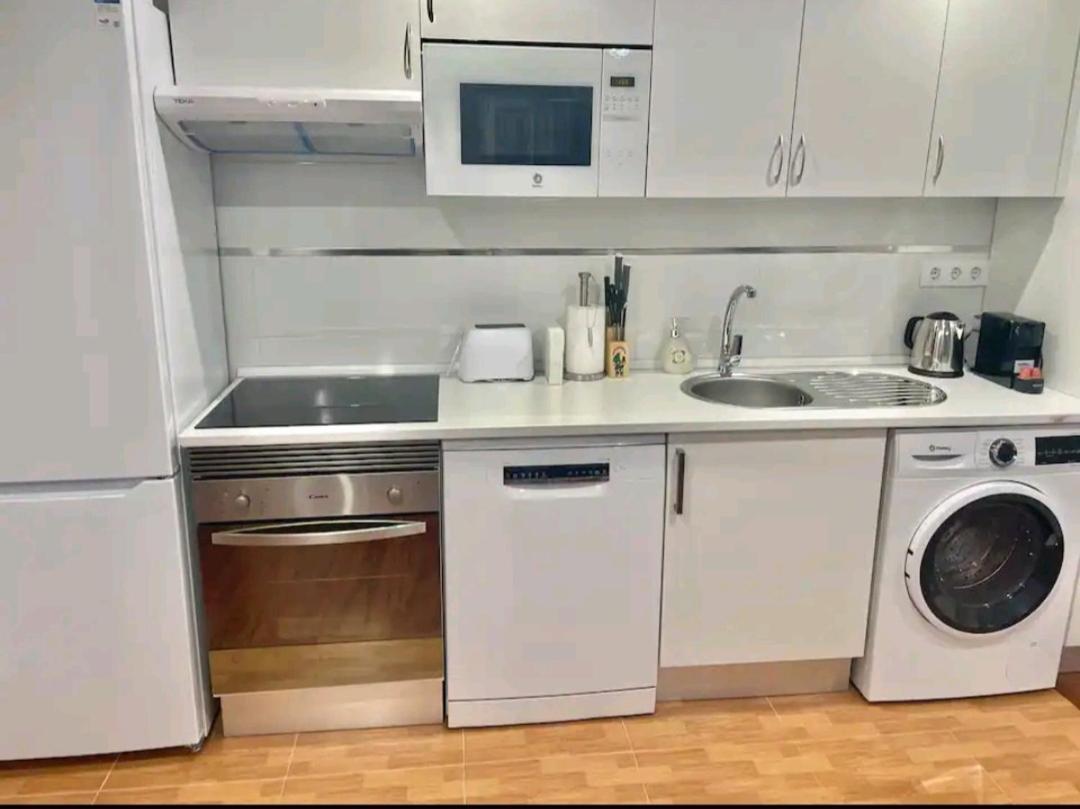 Piso Nuevo Centro Doctor Casal Apartment Oviedo Bagian luar foto